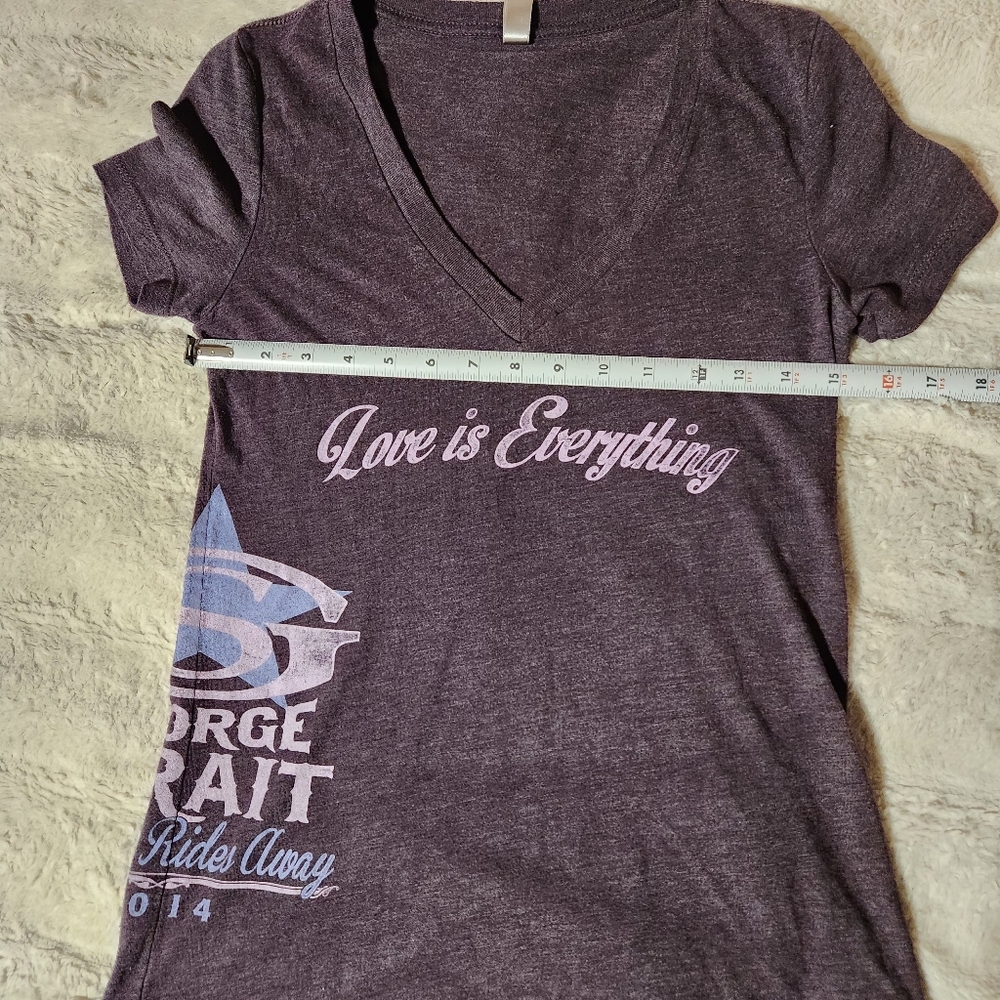 George Strait Womens Sz M Next Level V Neck Tee Shirt The Cowboy Rides Away 2014 - Picture 4 of 8